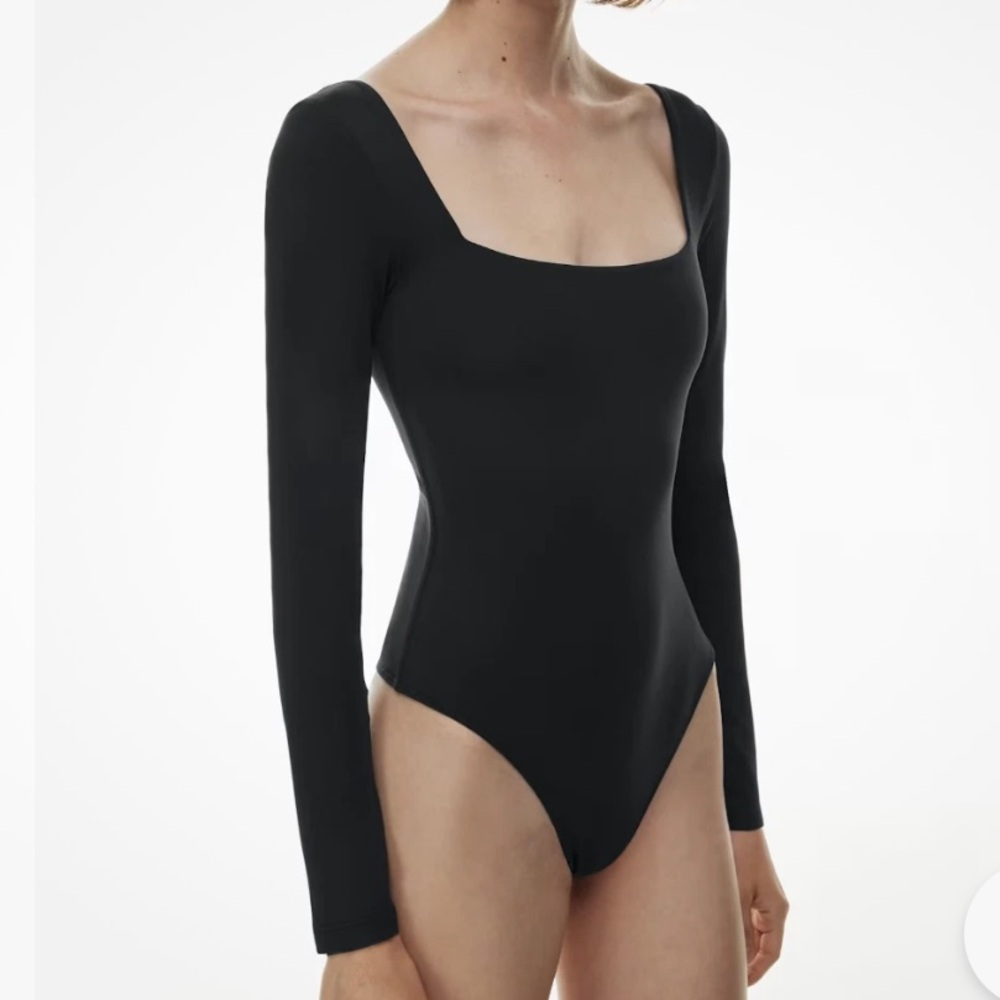 ARITZIA BABATON Squareneck Contour Long Sleeve Black Bodysuit Small Silk